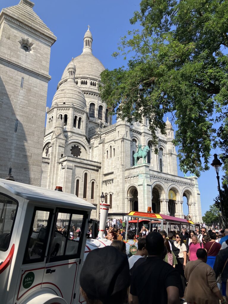 モンマルトルの丘①