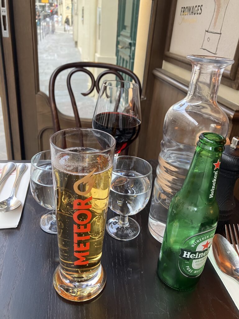 パリ市内で一休み