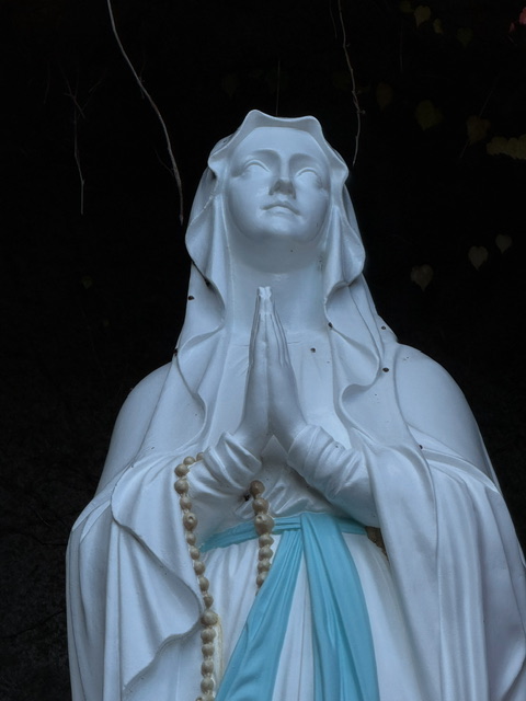 赤い洞窟の聖母マリア