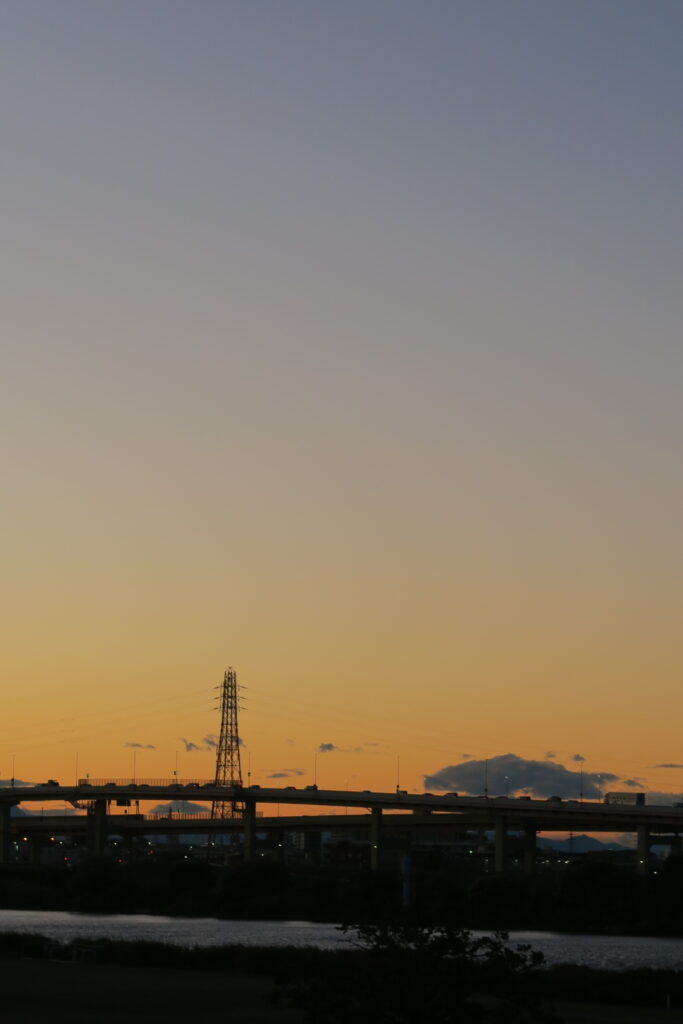 冬の澄んだ夕焼け